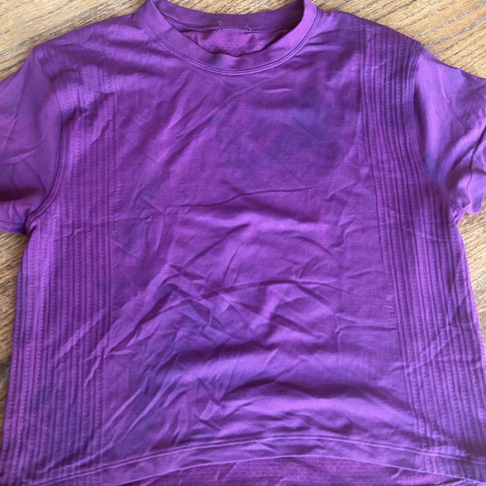 Lululemon crop top with ink design